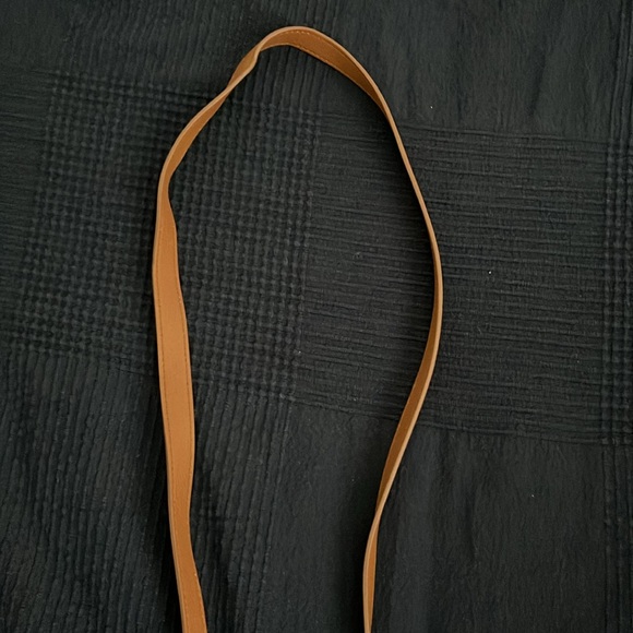 Uniqlo tan purse - Picture 11 of 12